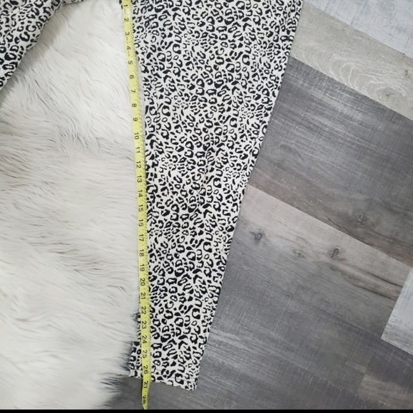 Torrid leopard animal print leggings - Picture 5 of 10